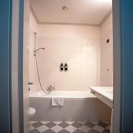 Posta Hotell 3*